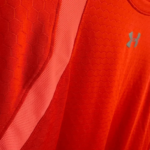 Under Armour Mens Sports Shirt -‎ HexDelta HeatGear - Tomato Red - Size XL - Picture 5 of 9